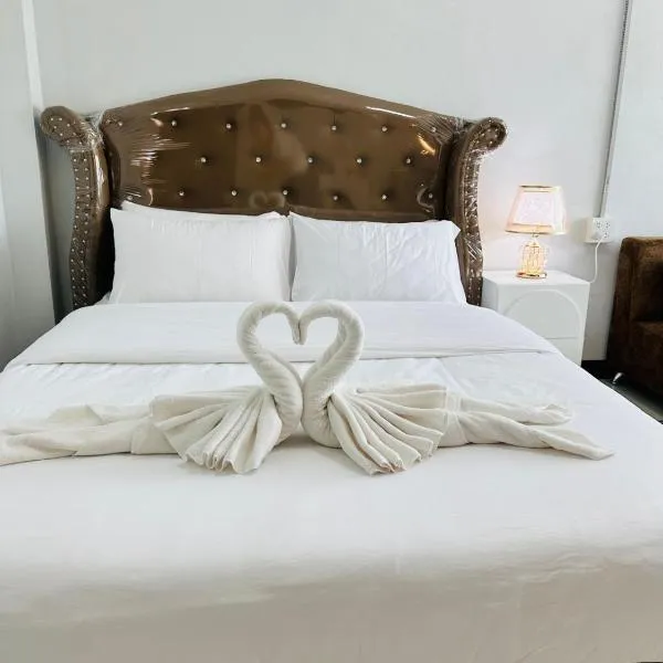 Service apartment lampang Room202 ใจกลางเมืองใกล้กาดกองต้า, hotel a Lampang