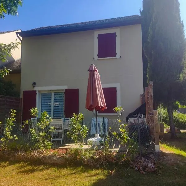 la marmotte tranquille, hotel in Saint-Geniez-dʼOlt