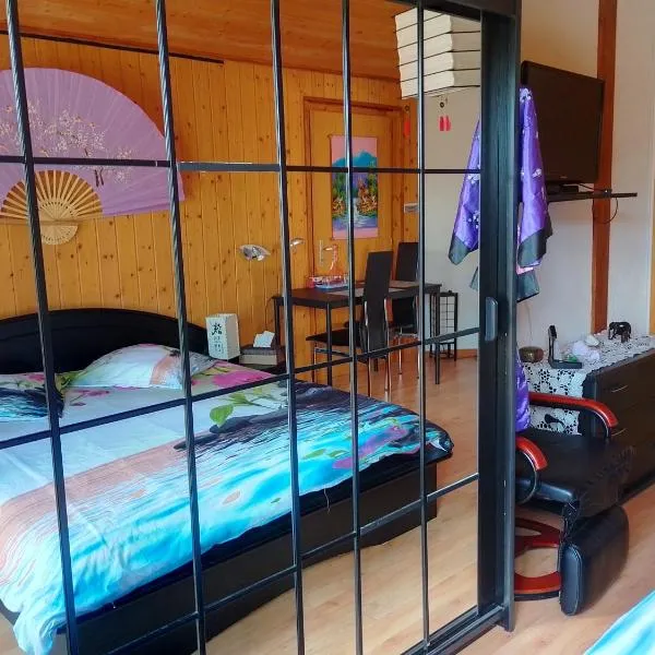 Chez l'Eveline Chambre Libellule, hotel v destinaci Les Bois