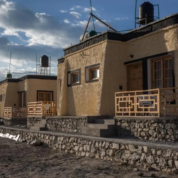 Sama Pangong、Kakstetのホテル