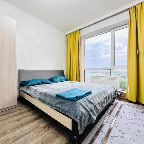 Семейный уют около аэропорта, hotel in Almaty