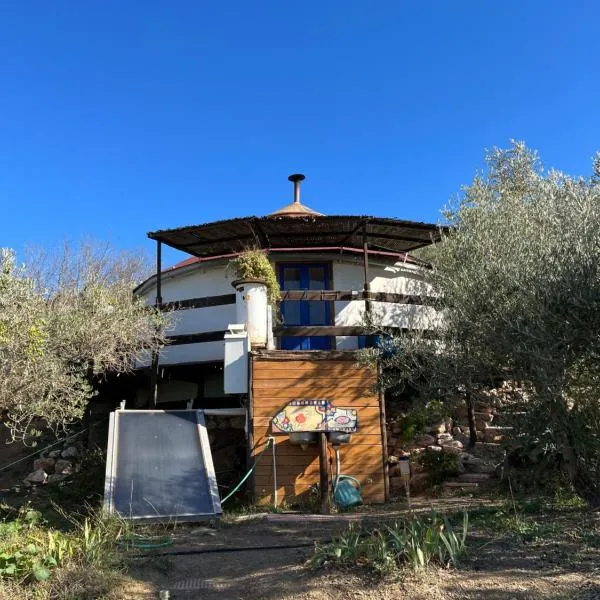 Cortijo alhijra big yourte, hotel v destinaci Lanjarón