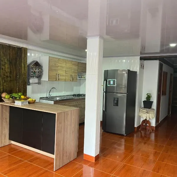 En la Zona Rosa, a una cuadra del Parque, hotel v destinaci Urrao
