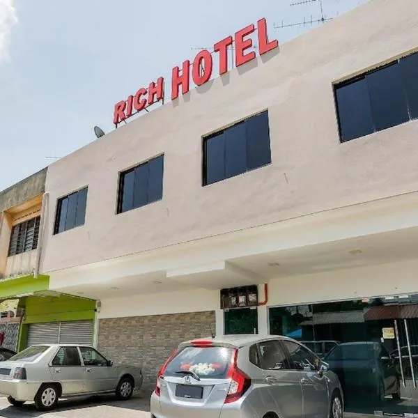 Rich Hotel, hotel a Kampong Ayer Hitam Batu Satu