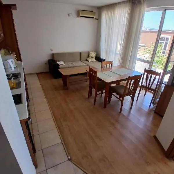 Levante apartments、ネセバルのホテル