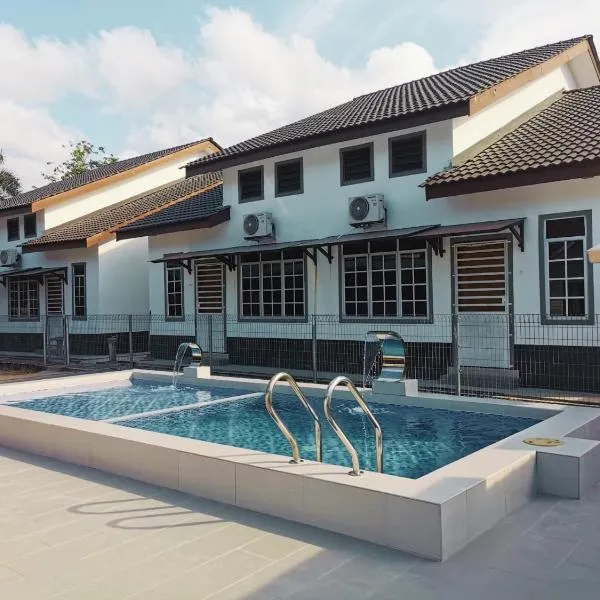 NAZZA Homestay Besut with Pool near Jetty to Perhentian, hotel v destinaci Kampung Raja
