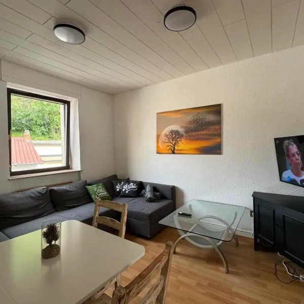 Gemütliche FeWo im 1OG im Haus zur Vulkaneifel Brohl, hotel in Brohl-Lützing