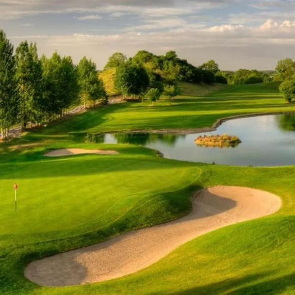 3 Bedroom House 03 In Famous Esker Hills Golf Resort, hotel v destinaci Tullamore
