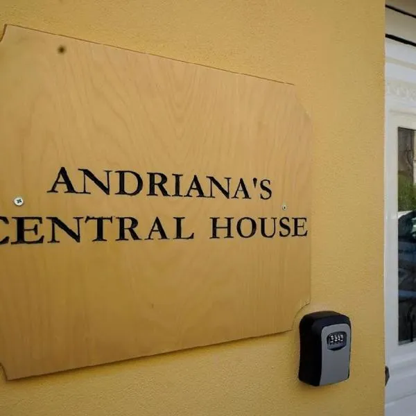 Andrianas Central House, hotel in Agios Rokkos