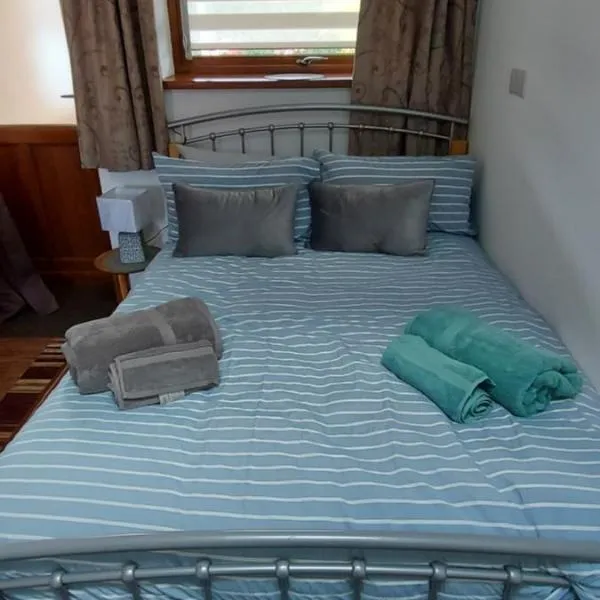 16 BENTLEY ROAD - Uttoxeter cosy accommodation, hotel v destinaci Uttoxeter