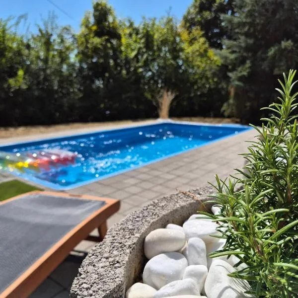 Holiday home LUNA, hotel in Donje Orešje