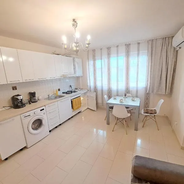 ENJOY ARAD! self checkin-no invoice is issued, free parking on two streets, hotel in Arad