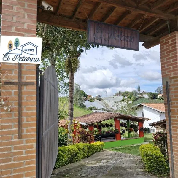 EL RETORNO, hotel v destinaci Marinilla