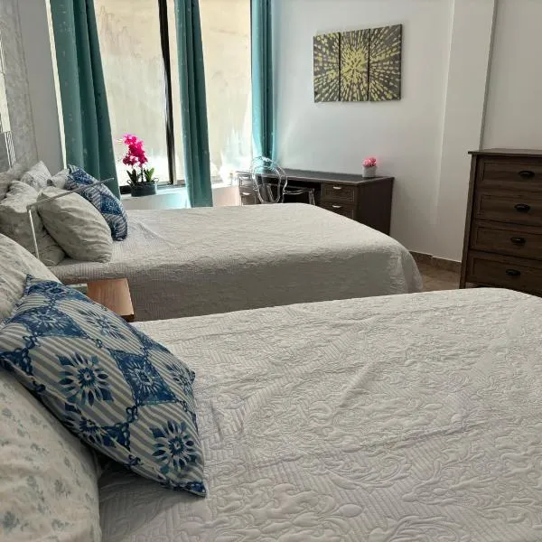 2BR Downtown High Ceiling Free Parking and WiFi、ホノルルのホテル