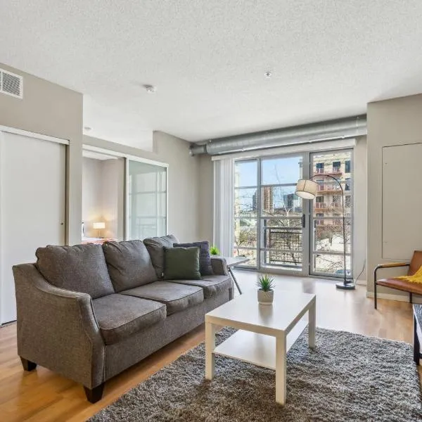 CozySuites Mill District with pool, gym #11, hotel u gradu Mineapolis
