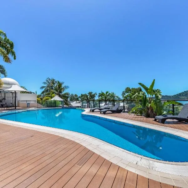 Harbour View King Suite with Spa 1511, hotel in Airlie Beach