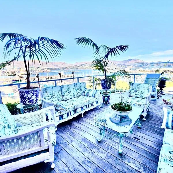 Sea views in luxury at LYTTELTON BOATIQUE HOUSE - 14 km from Christchurch, hotel v destinaci  Lyttelton
