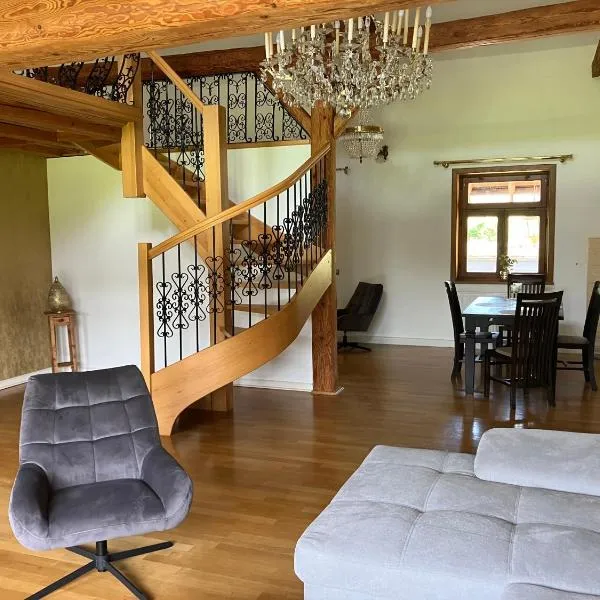 Elegante Maisonette Wohnung, hotel v destinaci Momberg