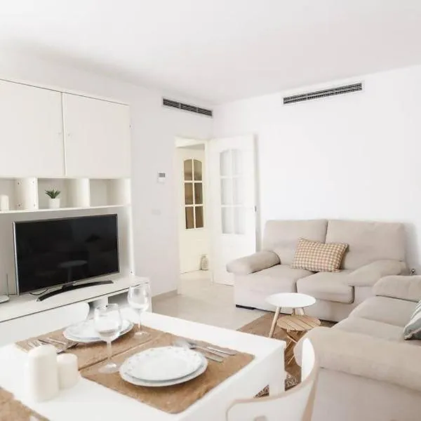 Arena ,Wifi ,Piscinas,Jardines,Gimnasio,Sauna, hotel in Platja de l'Arenal