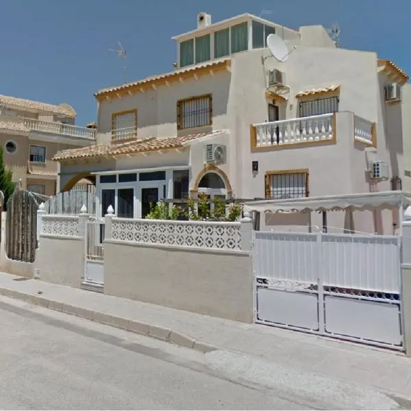 Casa Cinta - Vacation home Playa Flamenca, hotel v destinácii Orihuela