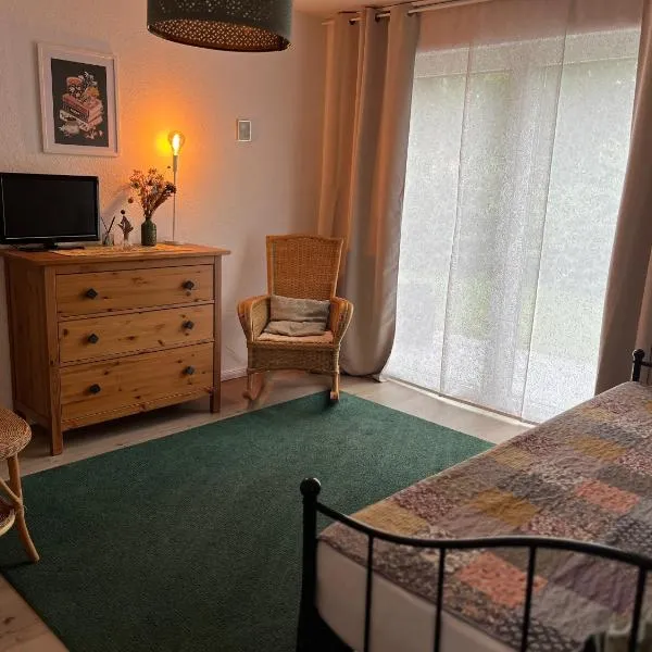 FeWo Brauel am Nordpfad Zevener Geest - Ruhige, moderne 2 Zimmer Wohnung, Ladestation, Parkplatz, Wlan, Garten, hotel in Zeven