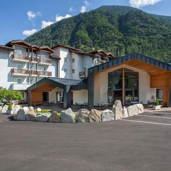 Hotel Santoni, hotel v destinaci Ossana
