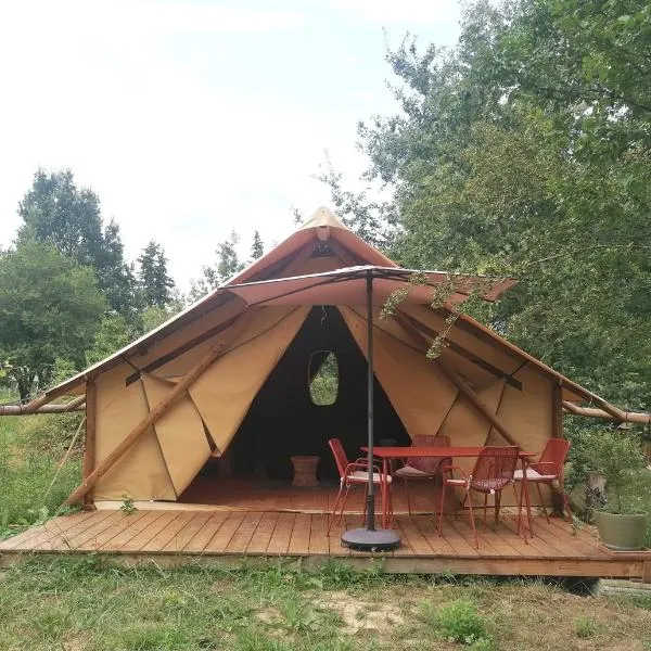 Lodge Robinson Aux nuits insolides d'Agoumbat, hotel v destinaci Beaumont-de-Lomagne