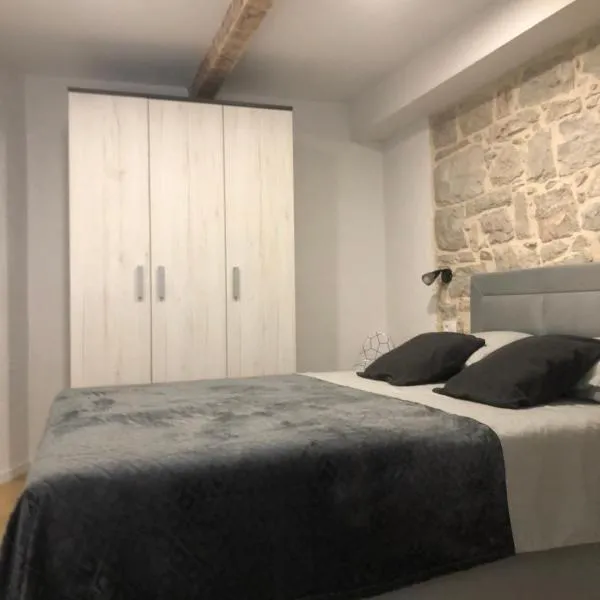 Apartman Blue Moon Split- free parking，位于斯普利特的酒店