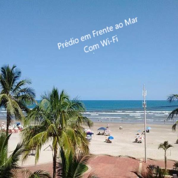 PRÉDIO EM FRENTE AO MAR