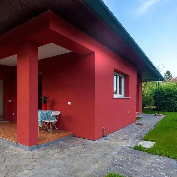 Maison Rouge, hotel Besnatéban