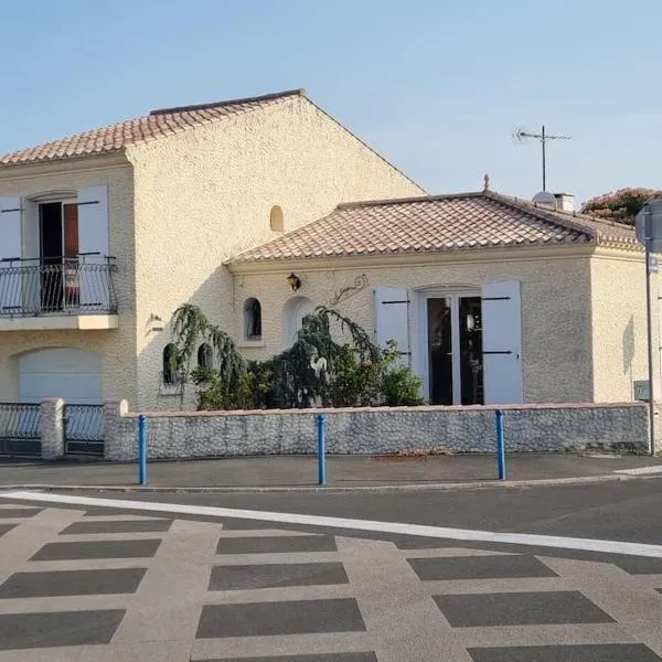 Agréable maison au cœur de St Hilaire, hotel v destinácii Saint-Hilaire-de-Riez