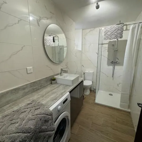 Appartement T2 Cosy centre-ville – hotel w mieście Pernes-les-Fontaines