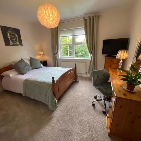 15 Cluain Caoin Nenagh, hotel v destinaci Nenagh