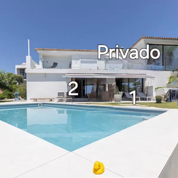 CASA DOMINO SOTOGRANDE Torreguadiaro, hotel v destinácii Sotogrande