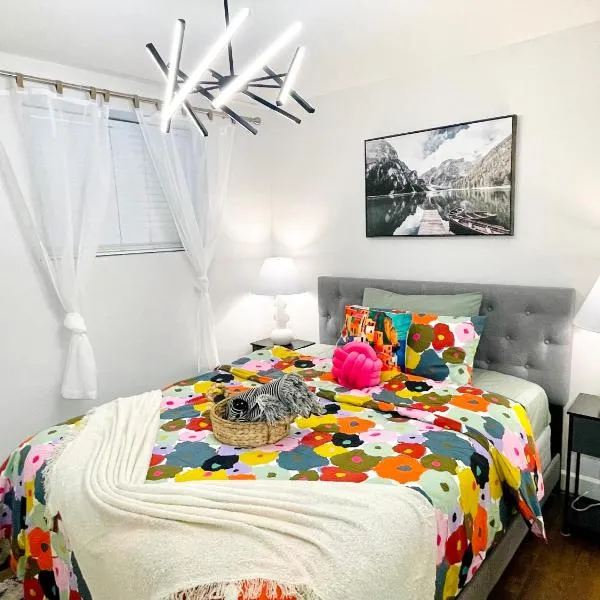 Langley Heights 2 Bedrooms Sweet Suite, hotel v destinaci Langley
