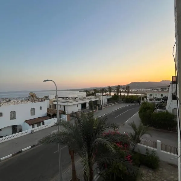 Sea view cliff top apartment, hotel in Sharm El Sheikh