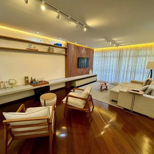 Apartamento no centro com varanda e vaga de garagem