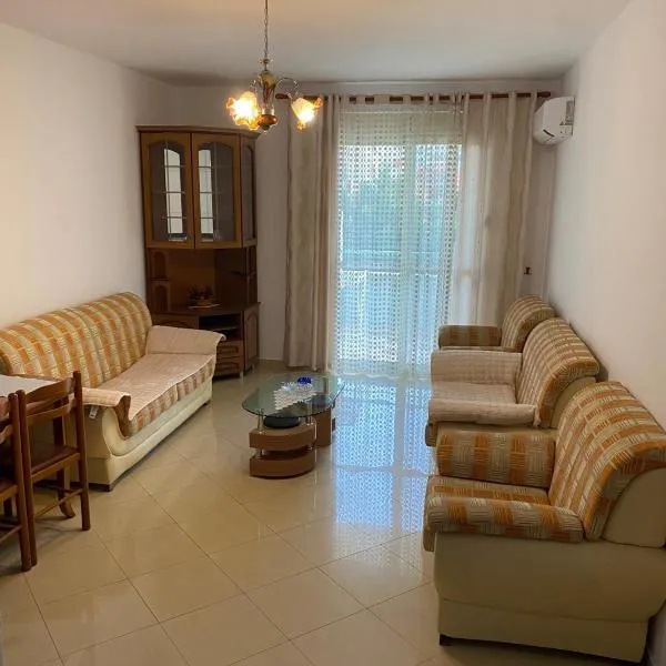 Emily House, hotel v destinaci Fier