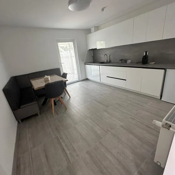 Aparthouse 3, hotel v destinaci Lugoj