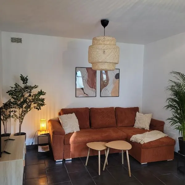 Appartement cosy avec exterieur au coeur de la Provence – hotel w mieście Monteux