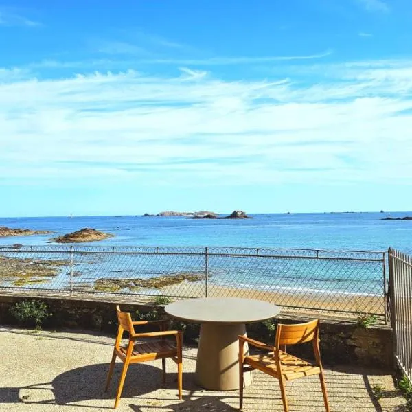 Vue pleine mer à la Perle Marine - La Terrasse โรงแรมในดีนาร์