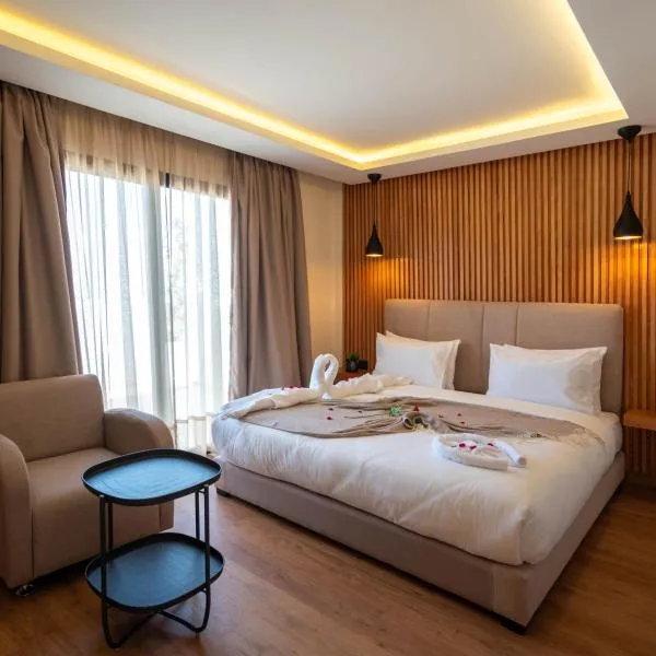 Unico Hotel Maarif – hotel w mieście Casablanca