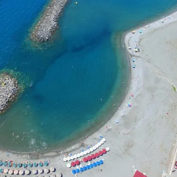 Kalamata Garden Haven - Escape Amidst Greenery, hotel v destinaci Kalamata