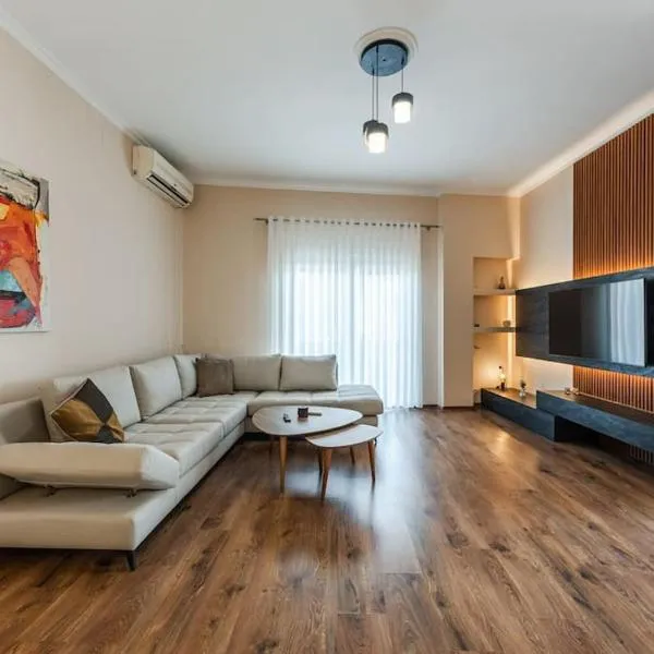 The Old-Clock Apartment by PikHost, hotel em Shkodër