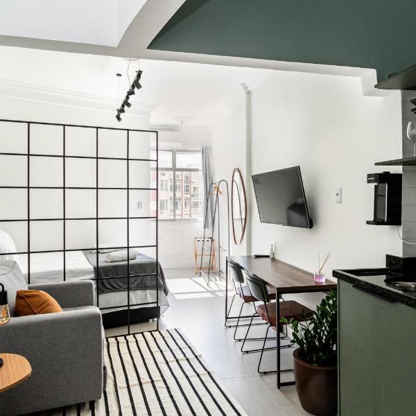 Studio reformado, quadra da praia e metrô! - Foto 4