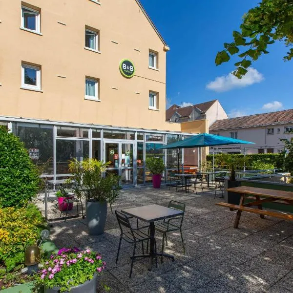B&B HOTEL Chartres Centre Cathédrale 3 étoiles – hotel w mieście Chartres