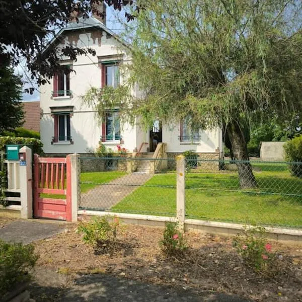 Maison de Maître dans le Perche, hotel in Fontaine-Simon