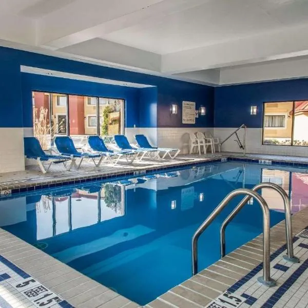 REGENCY INN & SUITES NEW LONDON MYSTIc, hotel v destinaci New London
