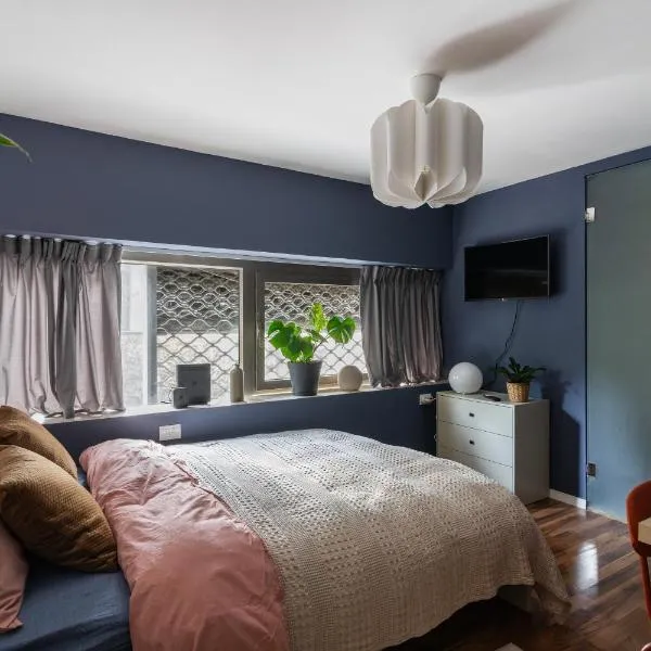 Dotan's Boutique Studios - By Gordon Beach!, hotel in Tel Aviv