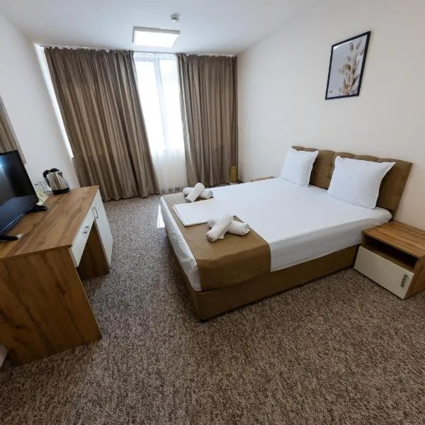 City Plaza, hotel i Botevgrad